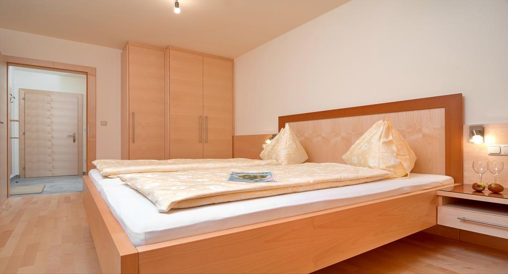 Hubertushof Hotel Latschach ober dem Faakersee Bagian luar foto