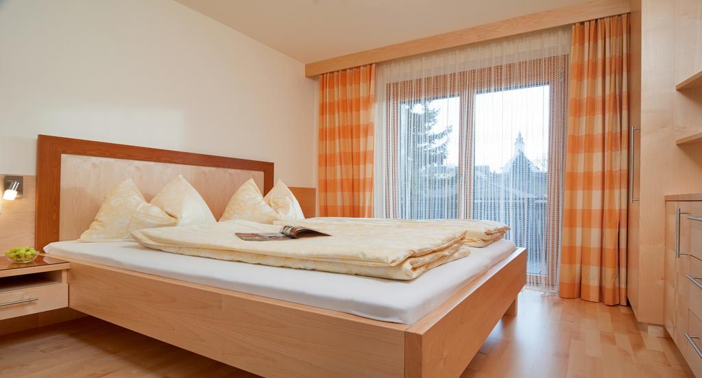 Hubertushof Hotel Latschach ober dem Faakersee Bagian luar foto