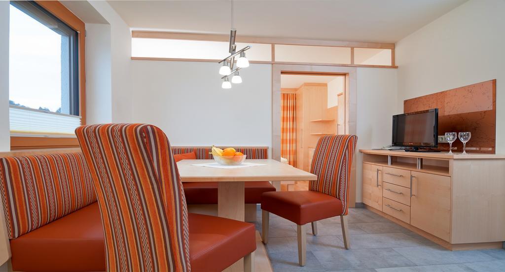 Hubertushof Hotel Latschach ober dem Faakersee Bagian luar foto
