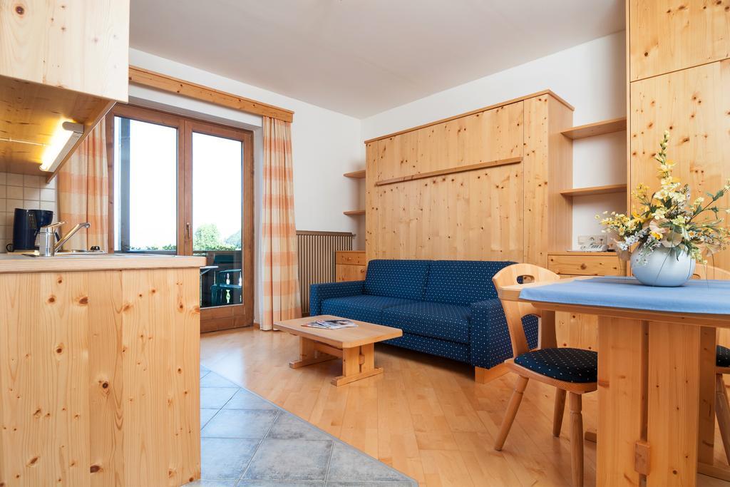 Hubertushof Hotel Latschach ober dem Faakersee Bagian luar foto