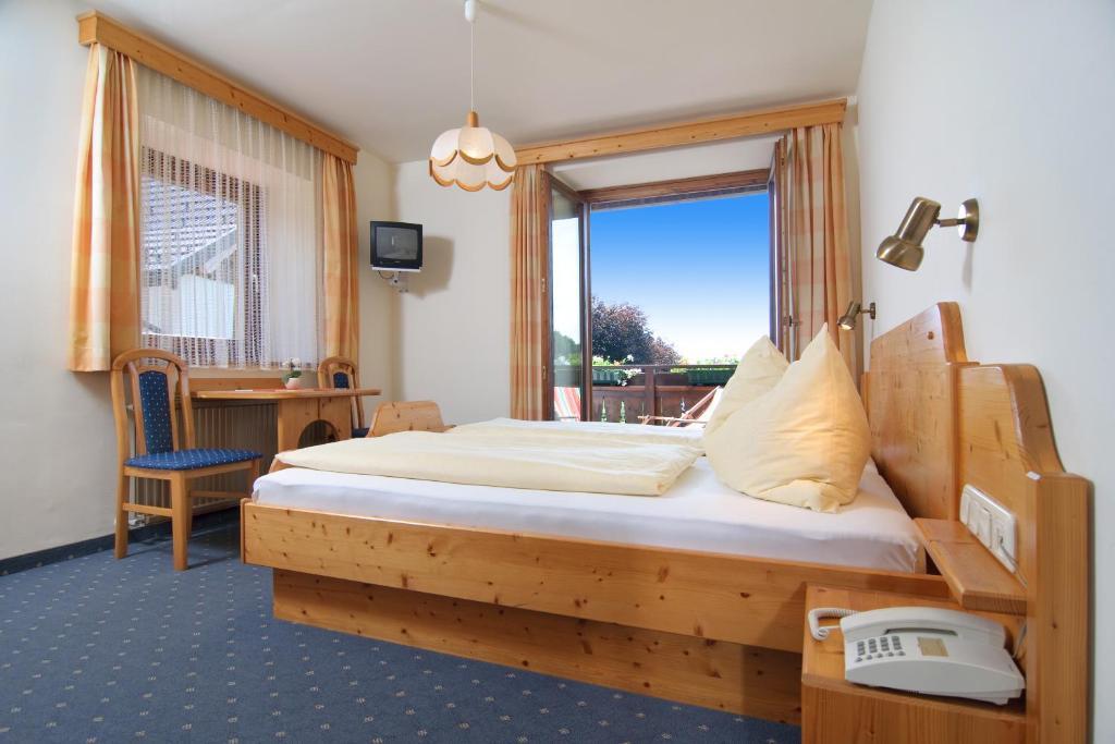 Hubertushof Hotel Latschach ober dem Faakersee Ruang foto