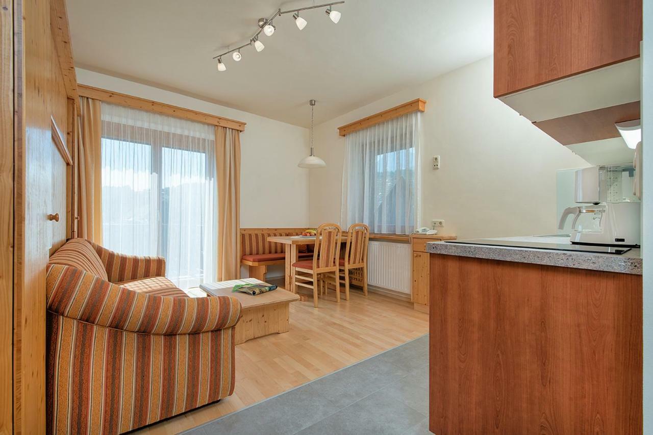 Hubertushof Hotel Latschach ober dem Faakersee Bagian luar foto
