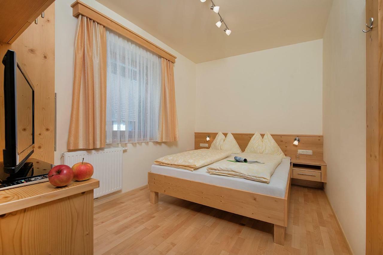 Hubertushof Hotel Latschach ober dem Faakersee Bagian luar foto